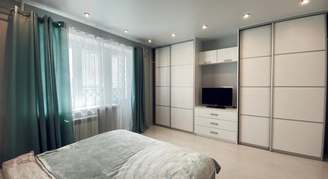 Апартаменты CrystalRentals (КристалРенталс) на улице Бориса Житкова 4