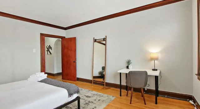 Inviting 2BR Apt - Fullerton 1B, Забронировать Отель Отели Иллинойс 3 звезды, 3*