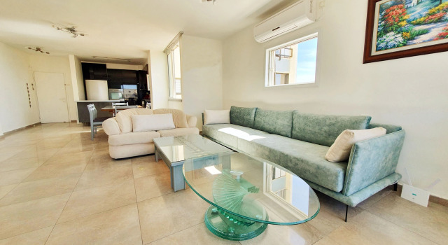 Apartment Musk, 3BR, Bat Yam, Masaryk St, #B5, Prenota Appartamento Bat Yam Tel Aviv Distretto