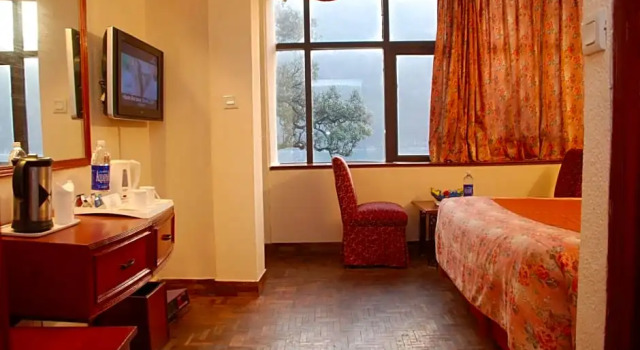 Номер Premium Classic The Mall Hotel