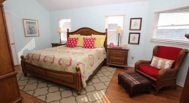 It's All Good - 5 Br home by RedAwning