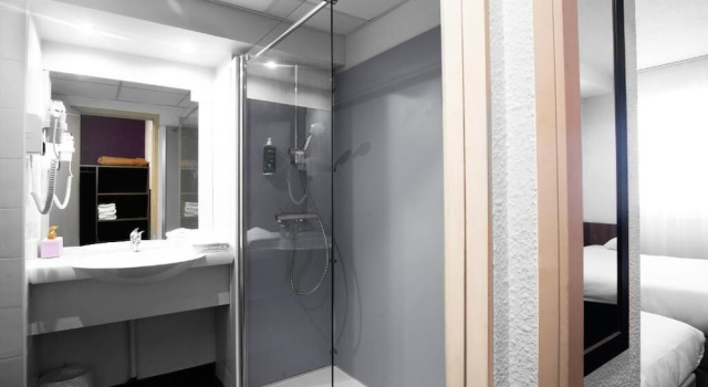 Четырёхместный номер Standard Brit Hotel Montpellier Parc Expo