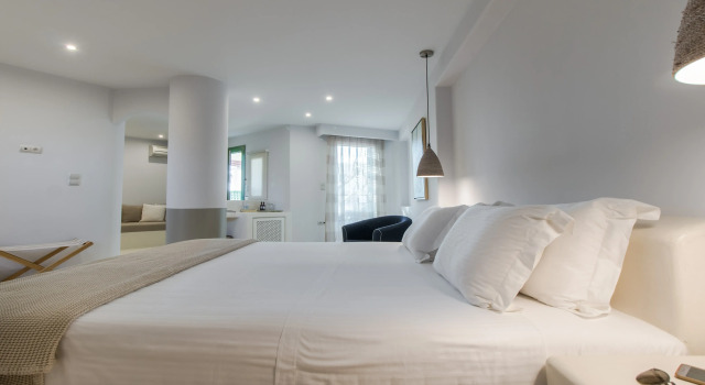Finikas Hotel