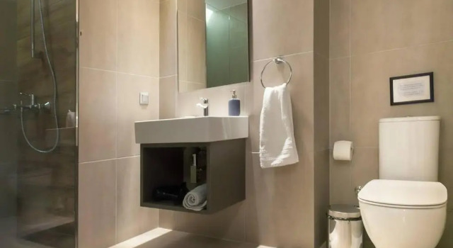 TONI'S 4BD near Classy KOLONAKI, locals enjoy it, Забронировать Отель Отели Афины с парковкой, рядом с Театр Каролос Коун "Театрон технис", Парковка