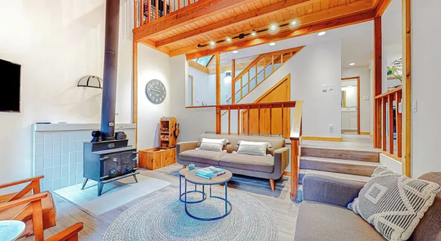 Коттедж Forested 4 BR w/ Games, Fire Pit & Wood Stove