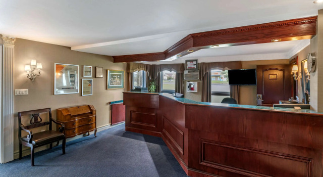 Econo Lodge Hotel Brossard