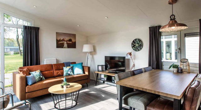 Comfortable chalet with outdoor spa, in a holiday park located near the Veluwe