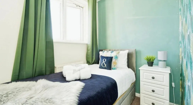 Canterbury Charm, Spacious 4 Bed House