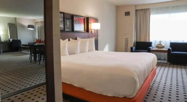 Номер Standard Radisson Plaza Hotel at Kalamazoo Center