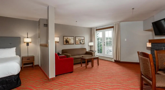 Tour des Voyageurs II, Rezervasyon Otel Mont-Tremblant Village 
