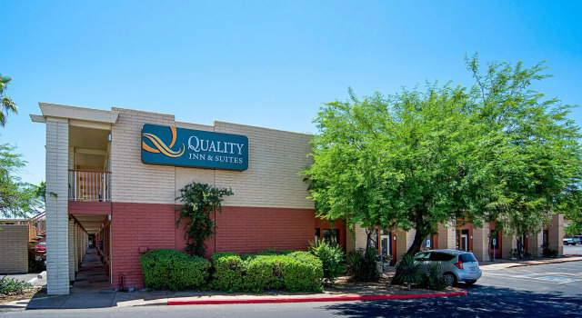 Quality Inn & Suites Phoenix NW - Sun City, Book Hotel Youngtown Phoenix Metropolitan Area