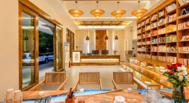 Dongpo Shuba Hotel (Jinlinwan Love Town, Qilin District), Rezerwuj Hotel Hotele w Qujing z parkingiem, Parking