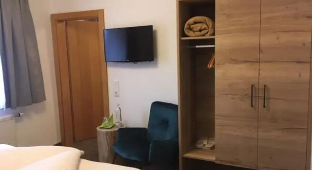 Четырёхместный номер Standard с видом на горы Hotel Tristkogel
