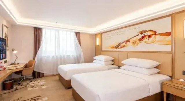 Люкс Deluxe Vienna Hotel (Foshan West Railway Station Airport Branch)