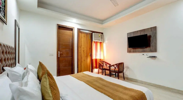 Mauryan Elite Hotel Qutab Minar Metro Station