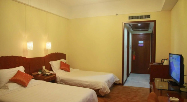 Hongkou Business Hotel