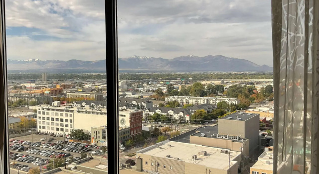 Четырёхместный номер Standard с видом на горы Hilton Salt Lake City Center