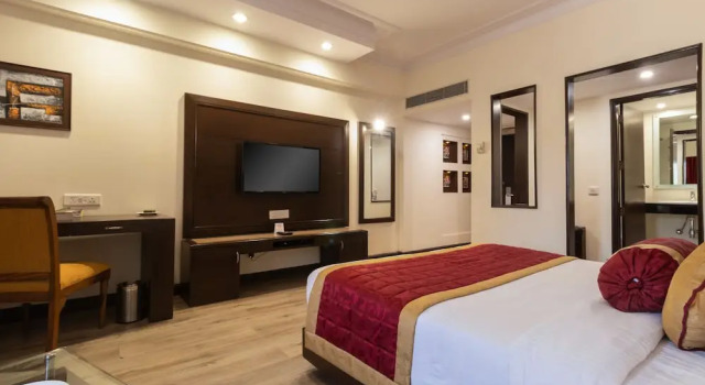 Номер Deluxe с балконом The Competent Palace Hotel