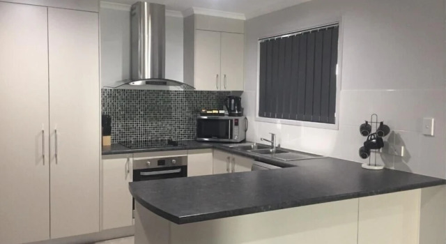 Коттедж Hervey Bay Holiday Home