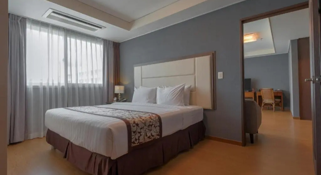 Полулюкс Xenia Hotel Clark - Multi Use Hotel