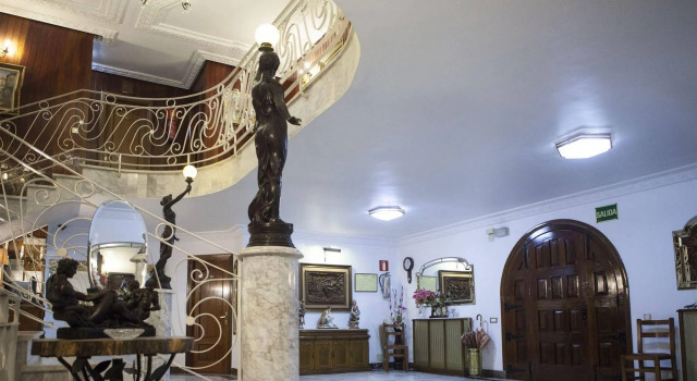 Hotel Antoyana, Varaa Hotelli Santander 