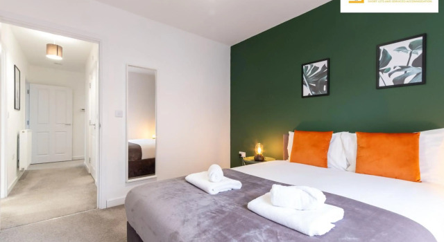 LONG STAYS 20pct OFF - Superb Central 2Bed Apt with Parking By Klarok Short Lets & Serviced Accommodation