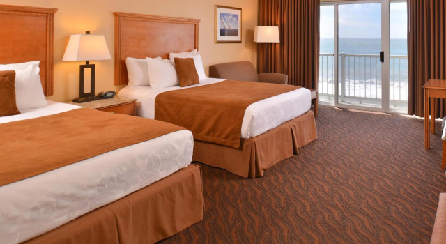 Четырёхместный номер Standard Beachfront Inn