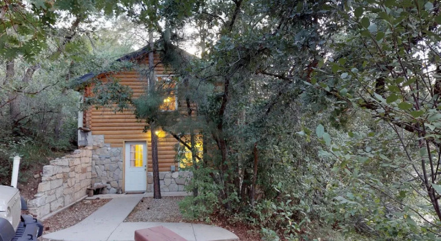 Апартаменты The Cabin at Lydias Canyon