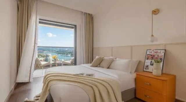 Люкс с 3 комнатами с балконом и с видом на реку Yanyu High-end Designer Homestay