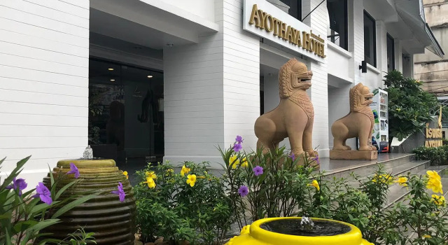 Кровать в общем номере Sunday Ayothaya Hotel