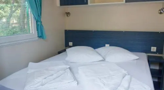 Mobile Homes Camping Kovačine, Varaa Leirintäalue Hotellit Kvarner Islands uima-altaalla, Uima-allas