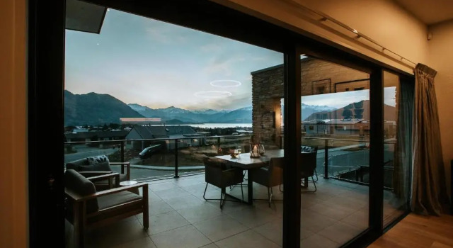 The Heights - Sleeps 8 - Lake Views - Outdoor Fire