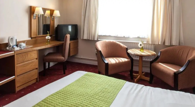 Roundhouse Hotel Bournemouth, Забронировать Отель Борнмут Дорсет, рядом с Железнодорожный вокзал Борнмута