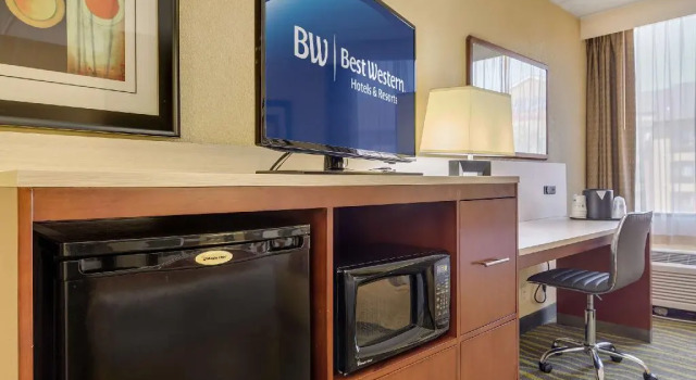 Четырёхместный номер Standard SureStay by Best Western Charlotte Matthews