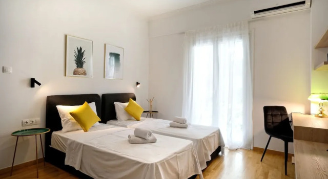 Elegant Big Apartment in Athens With Balcony