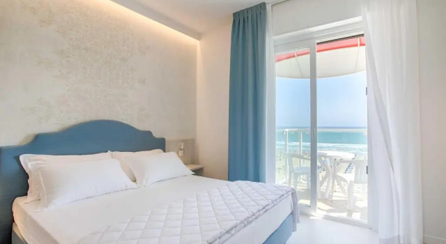 Трёхместный номер Standard с видом на море Hotel Mirafiori