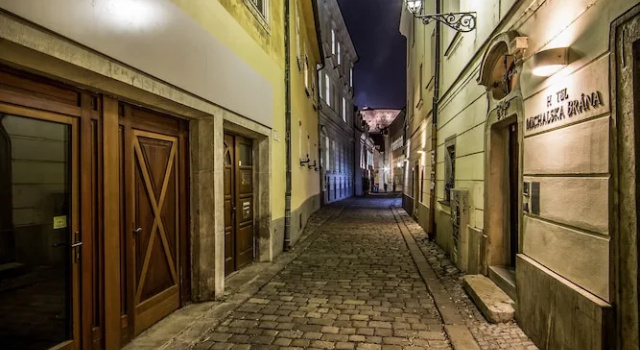 APLEND CITY Baštová 1