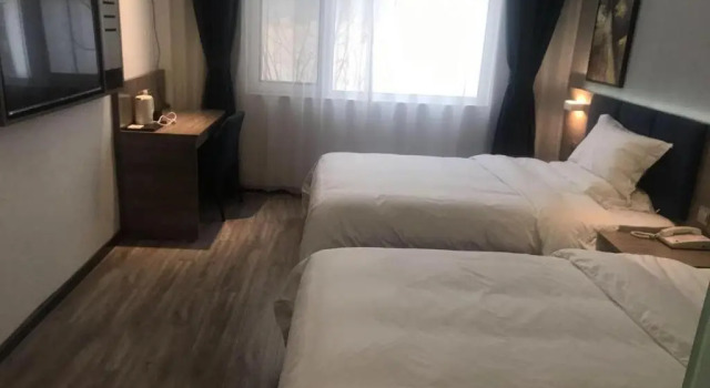 7Days Premium Zibo Zhoucun Zhoulong Road Furniture Market Branch