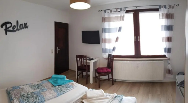 Gästezimmer & Ferienwohnungen Thon, Забронировать Отель Отели Хербслебен с парковкой, Парковка