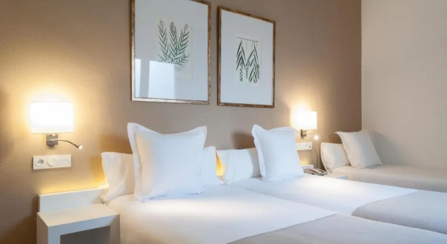 Трёхместный номер Comfort Hotel Alcázar