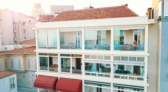 Maroon Residence