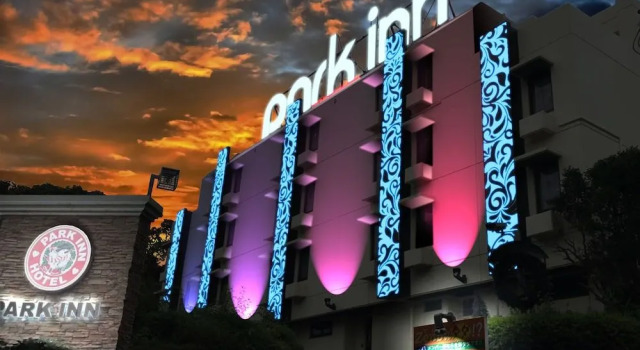 Hotel Park Inn, Buchen Sie Hotel Hotels in Saitama mit Parkplatz, Parkplätze