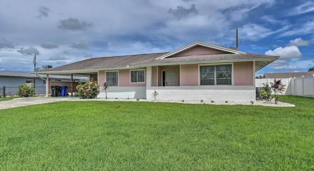 Коттедж Ranch-style House w/ Pool Access in 55 + Community