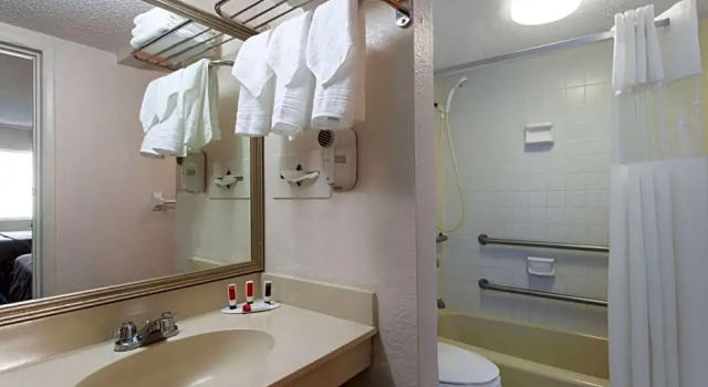 Номер Standard Super 8 by Wyndham Kissimmee