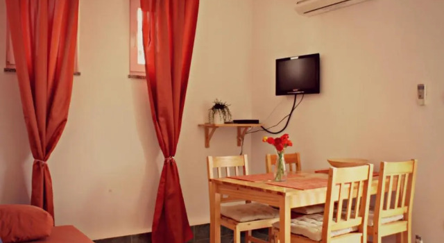 Апартаменты c 1 комнатой с видом на бассейн Apartments Lara & Luka