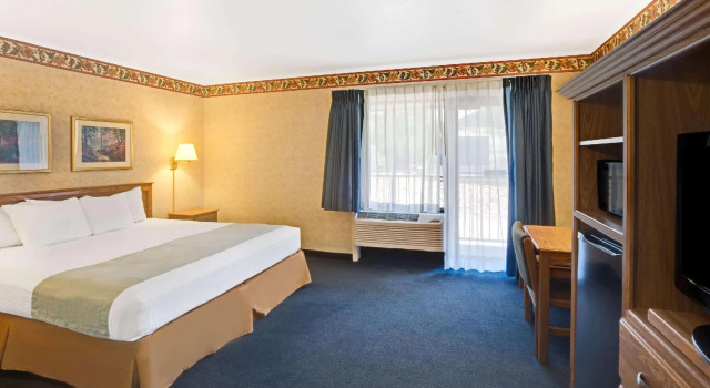 Двухместный номер Standard Travelodge by Wyndham Rapid City