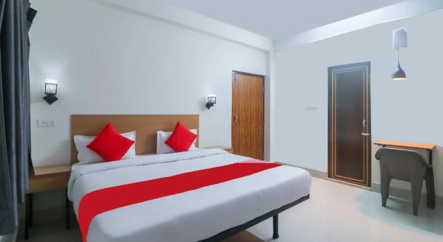 OYO 65238 Hotel Crystal Stay