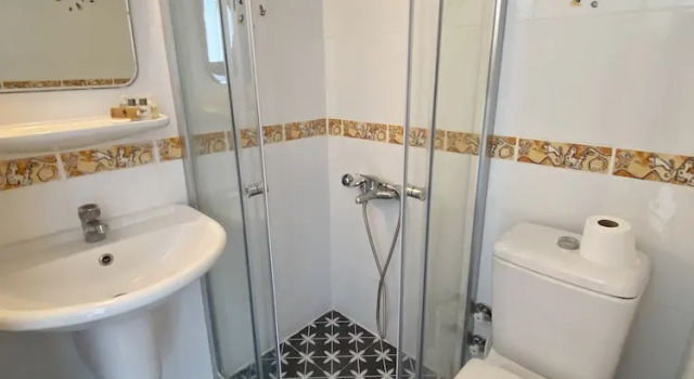 Двухместный номер Standard с балконом и с частичным видом на море Marin Hotel