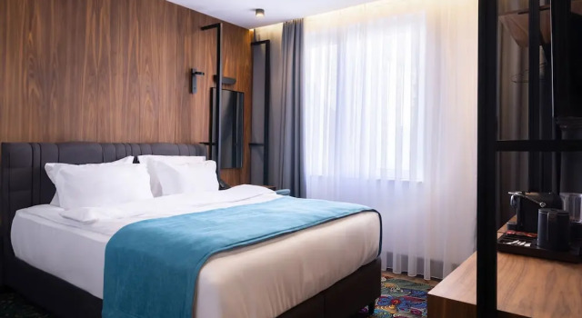 Hotel Square by MARGO, Забронировать Отель Отели Приштина 3 звезды, рядом с Statue of Mother Teresa in Pristina, 3*