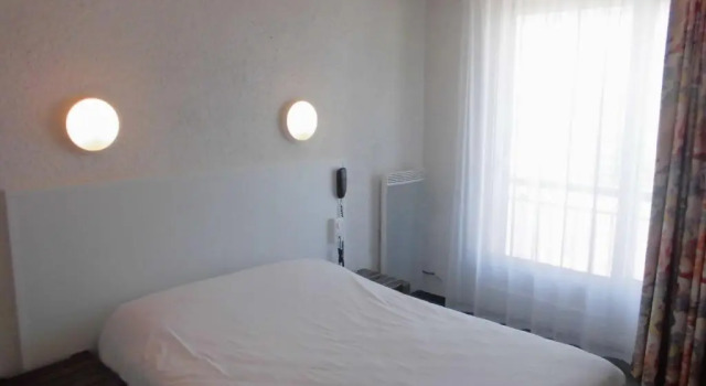 Двухместный номер Standard CitHôtel Le Quai 9